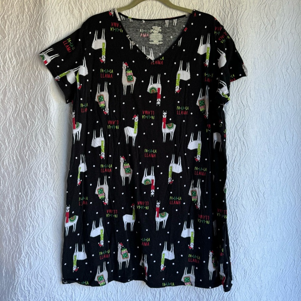 Secret Treasures Black and White Pajama Set with Llama Print